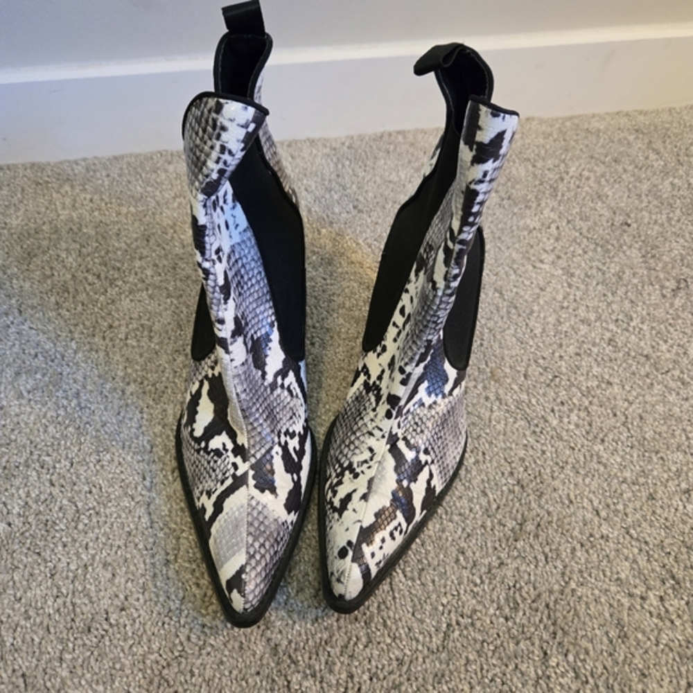 Zara Trafaluc Boots Womens 40‎ 9 or 9.5